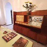 Elegant Large House F1f2 غْرافيدونا