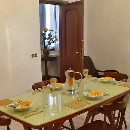 Vakantiehuis Elegant Large House F1f2 *